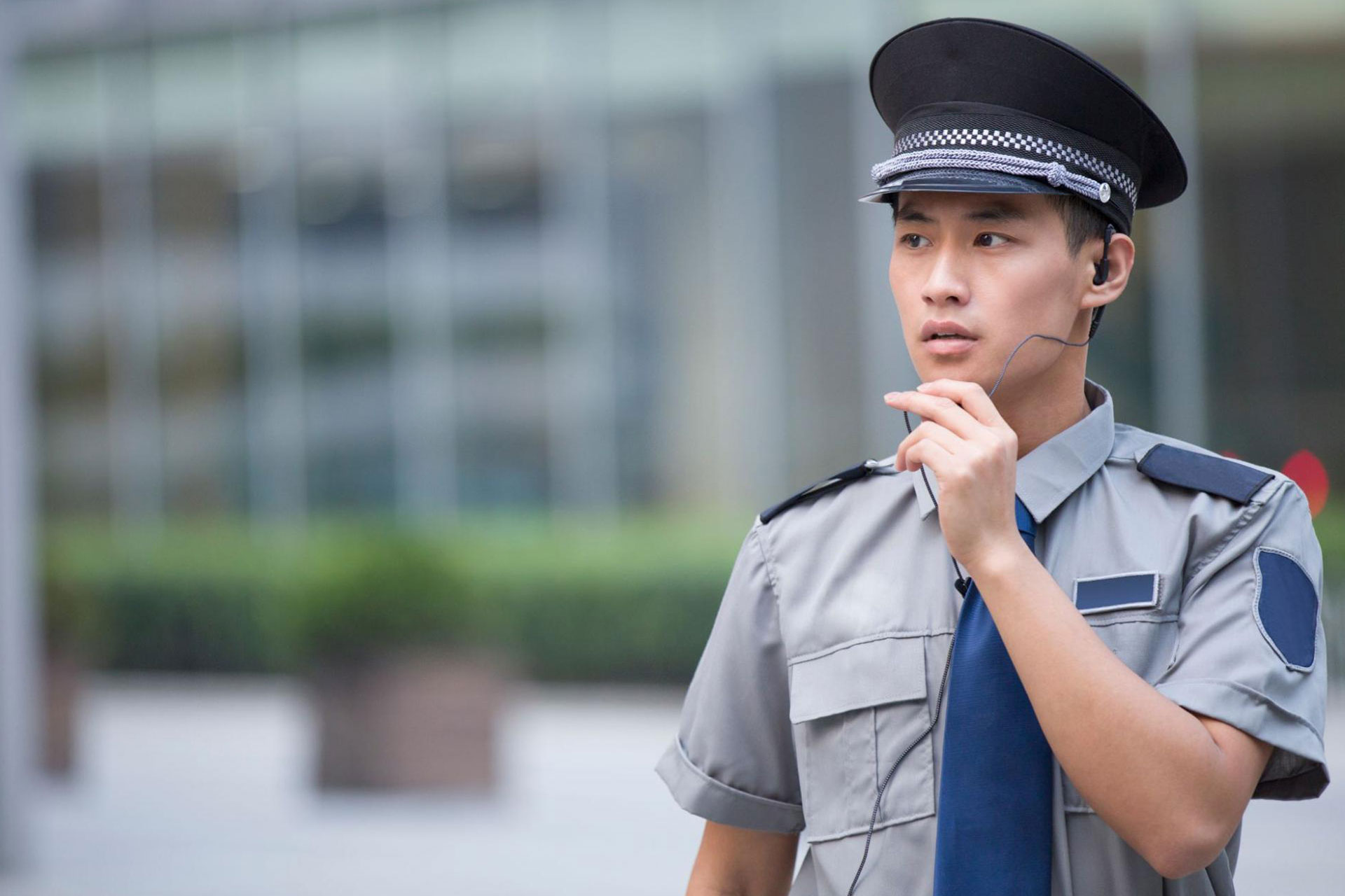 Security Guard vs. Security Officer The Difference Between Their Roles